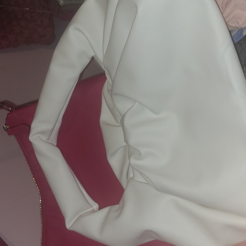 White Ruffled Bag - Picture 10 of 10